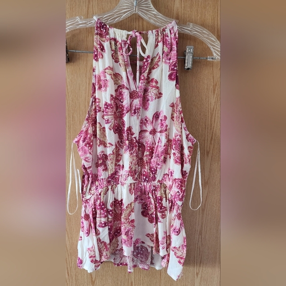 Old Navy Pink and White Pleated Tie Front Tank Top - Picture 4 of 4